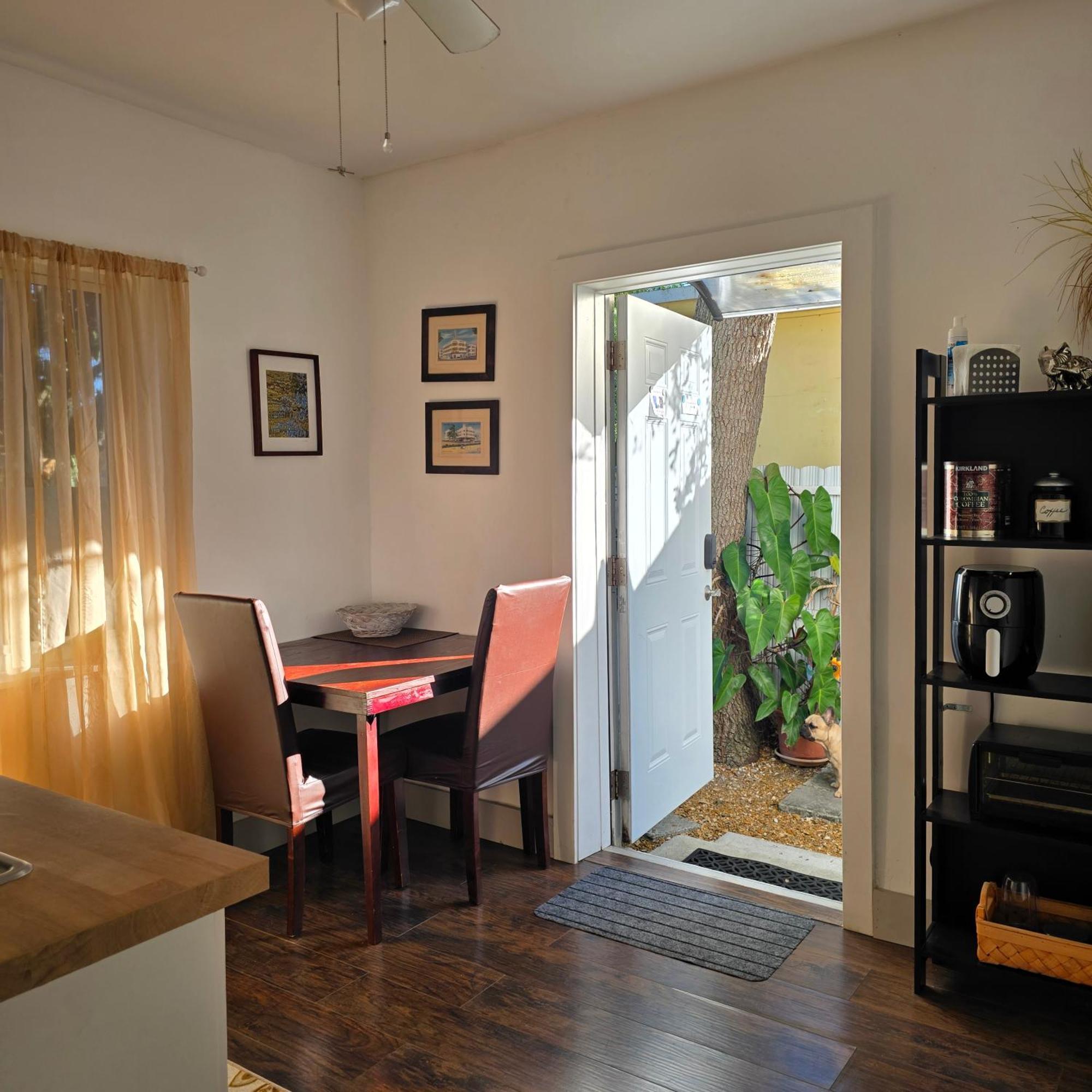Suite Life At Chez Mercedes Miami Ngoại thất bức ảnh